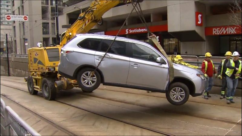 GPS завел водителя в трамвайный тоннель