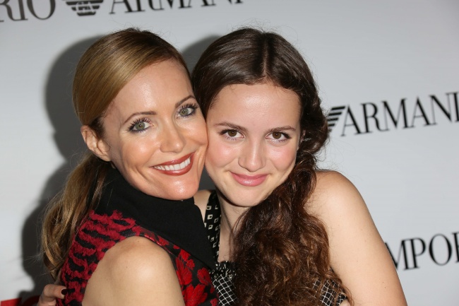 10 звездных мам, которые выглядят как ровесницы своих детей