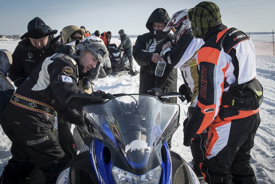 Обгоняя ветер