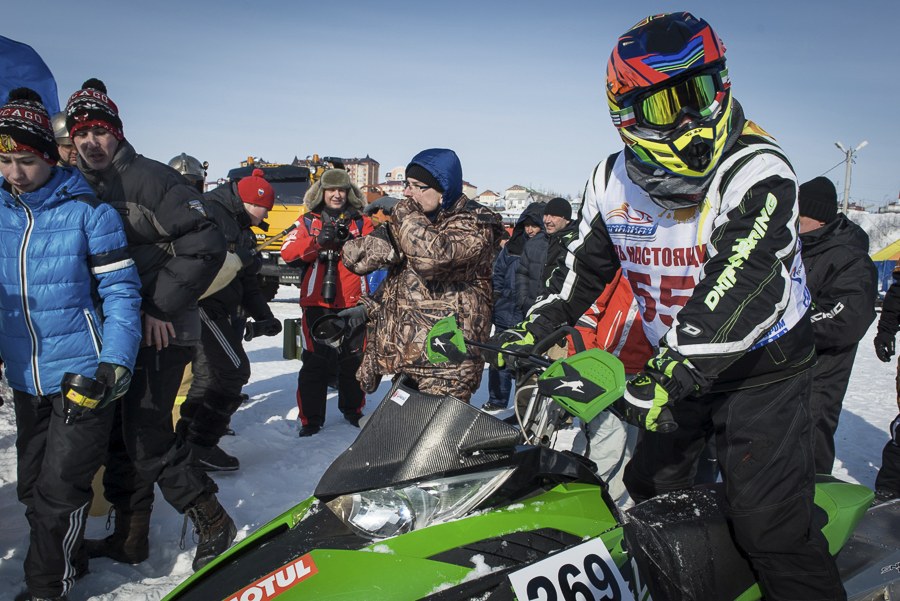 Обгоняя ветер