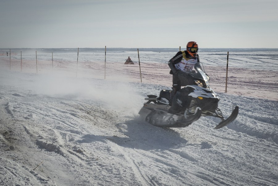 Обгоняя ветер