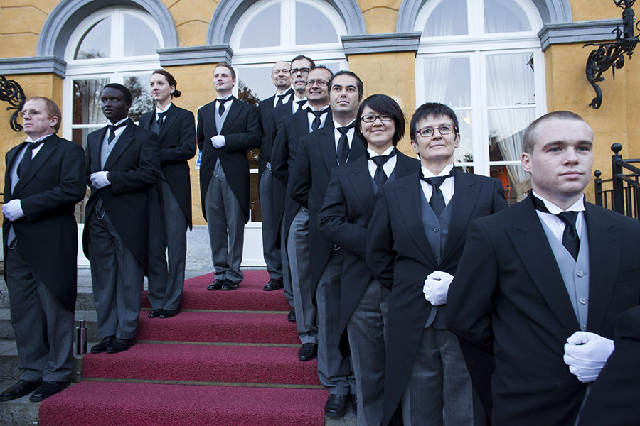 Как готовят дворецких в Европе Как готовят дворецких в Европе