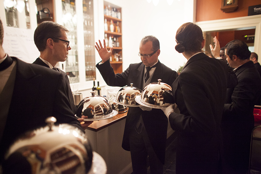 Как готовят дворецких в Европе Как готовят дворецких в Европе