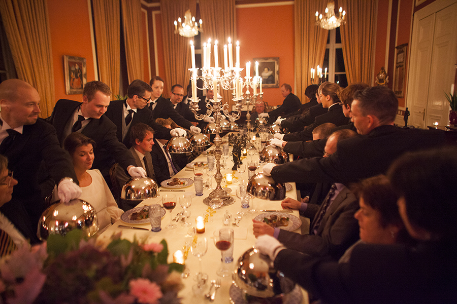 Как готовят дворецких в Европе Как готовят дворецких в Европе