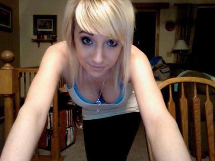 Девушки в наклоне