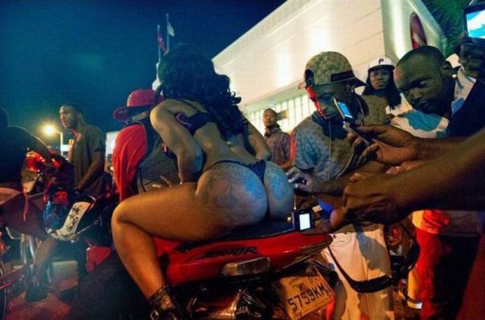 Забавные девушки