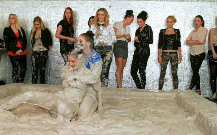 Забавные девушки