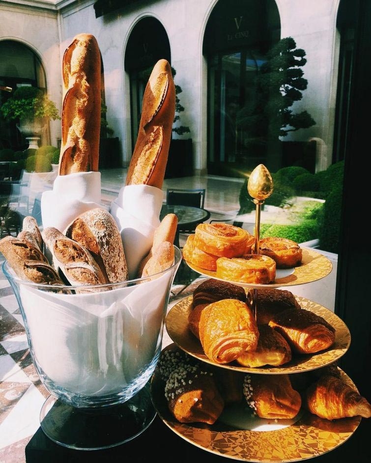 Американка переехала жить во французский прованс и теперь создаёт невероятно красивые откровенные фотографии