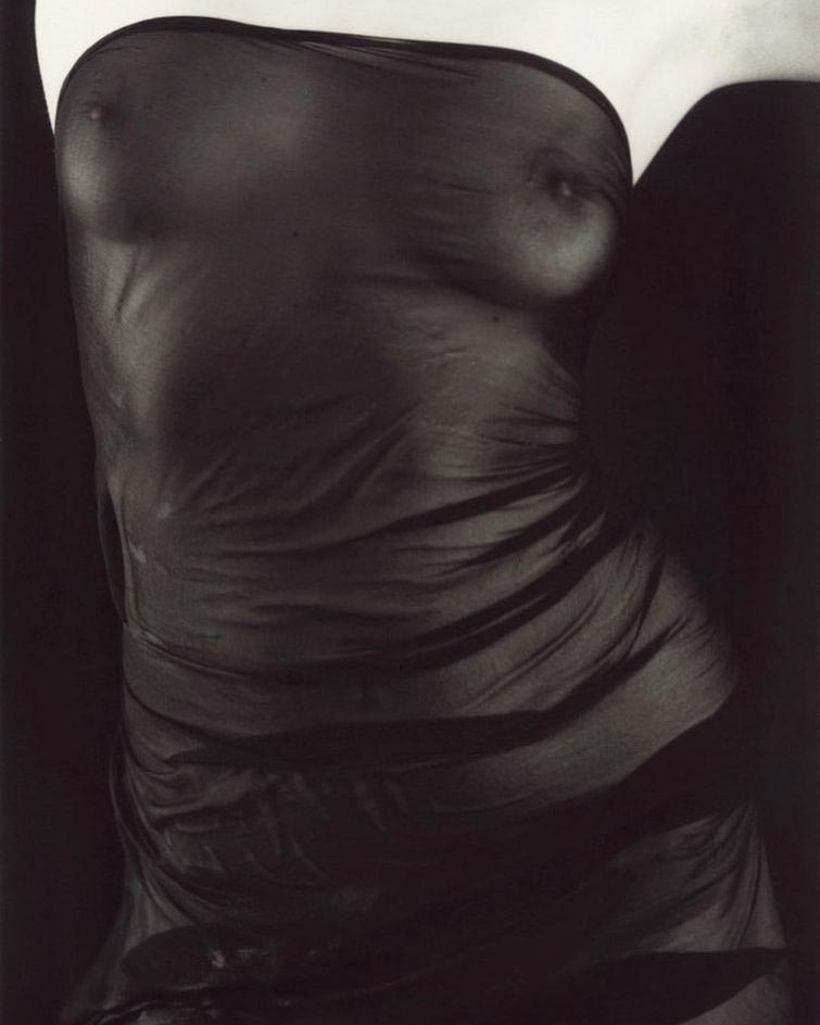 Американка переехала жить во французский прованс и теперь создаёт невероятно красивые откровенные фотографии