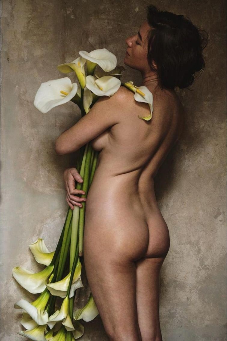 Американка переехала жить во французский прованс и теперь создаёт невероятно красивые откровенные фотографии