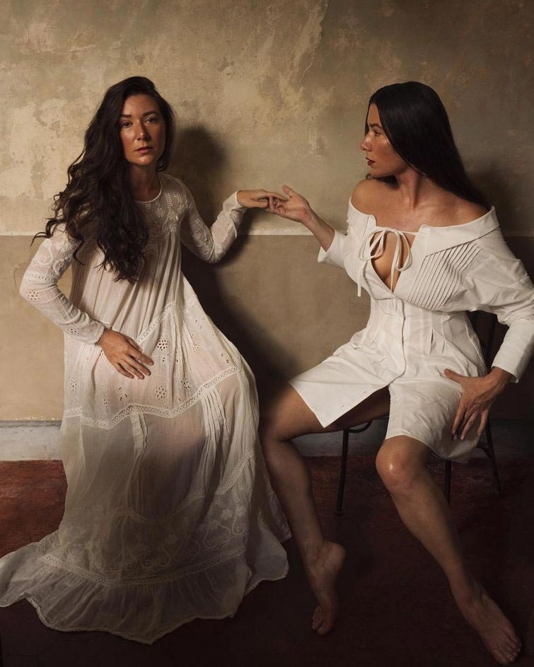 Американка переехала жить во французский прованс и теперь создаёт невероятно красивые откровенные фотографии