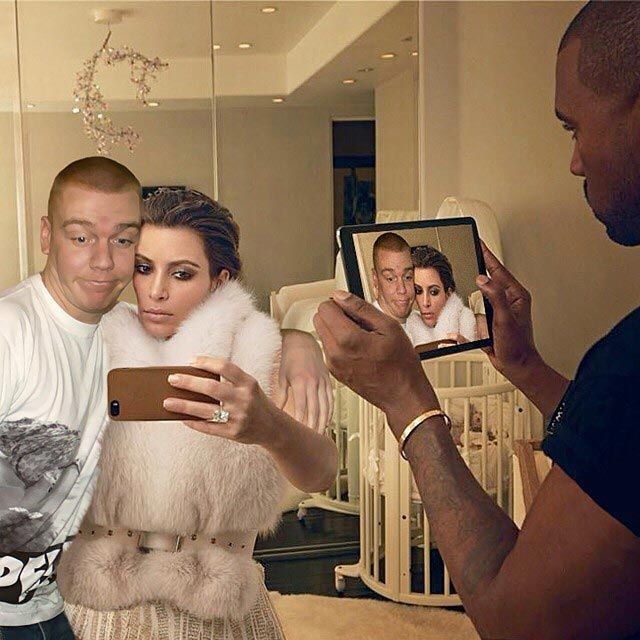 Парень забавно присоединяет себя к фотографиям звезд