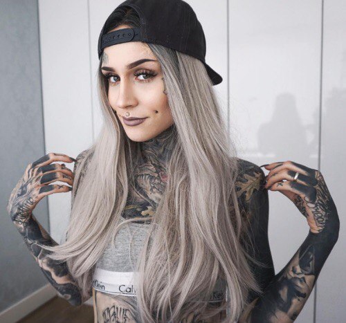 Тату- лучшее украшение стройных девушек