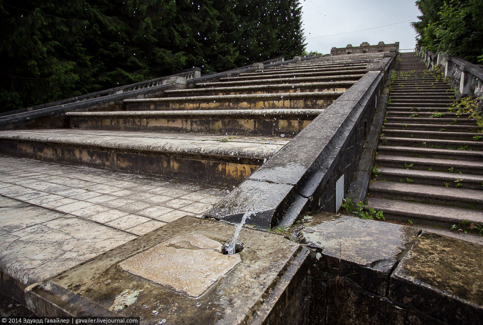 Что находится под фонтанами Петергофа Что находится под фонтанами Петергофа