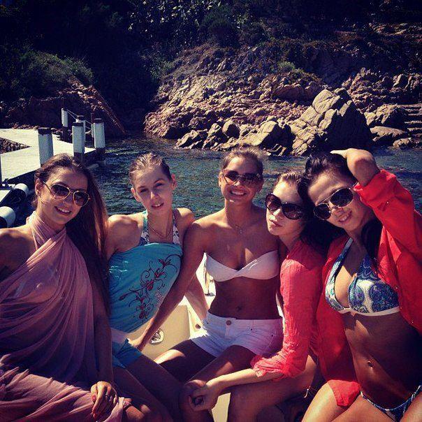 Российские гимнастки отдыхают на Сардинии (39 фото)