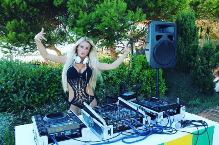 Забавные девушки