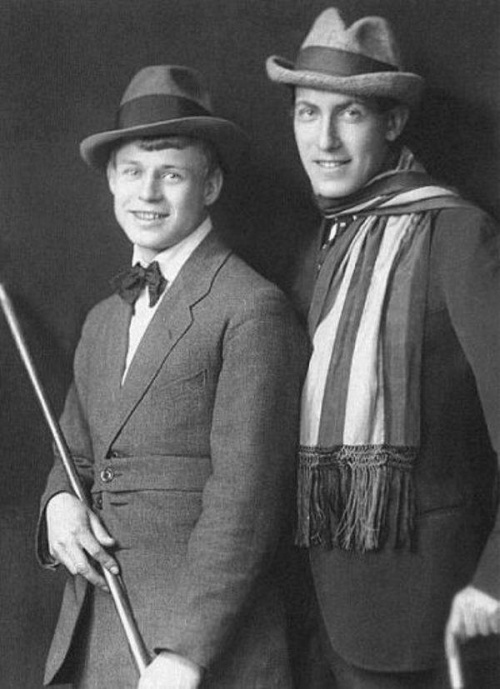 Жизнь скандального гения Сергея Есенина Жизнь скандального гения Сергея Есенина