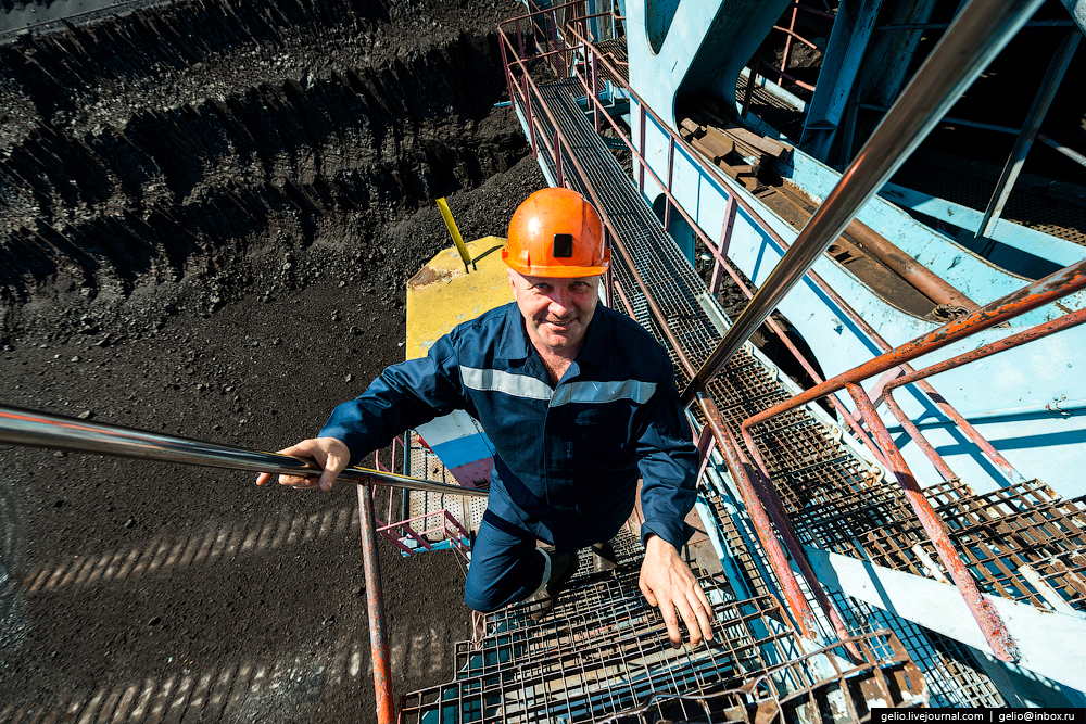 Самый крупный угольный разрез в России