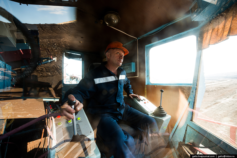 Самый крупный угольный разрез в России