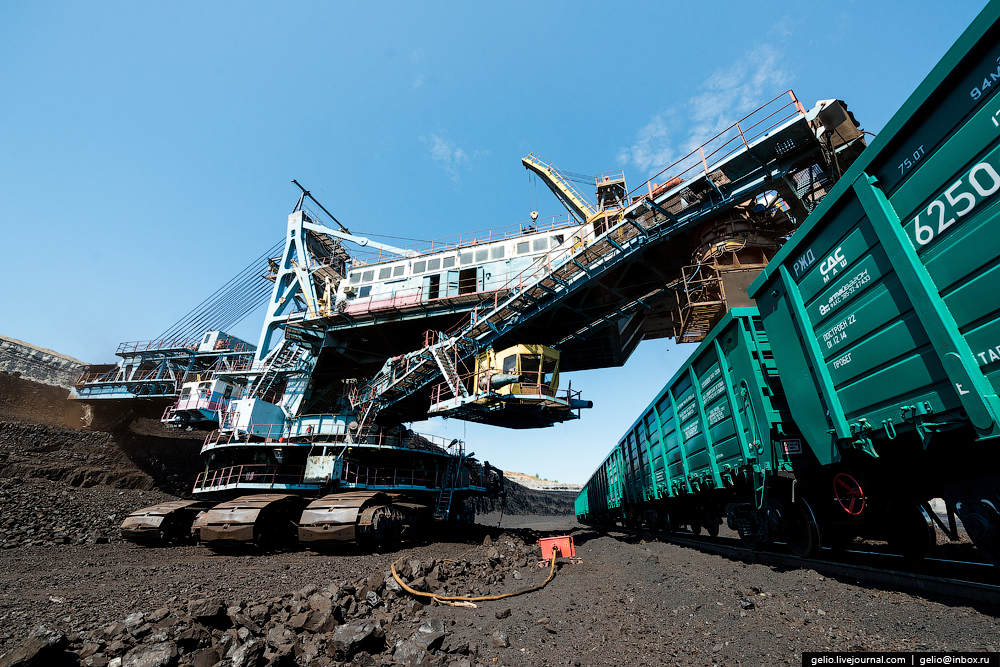 Самый крупный угольный разрез в России