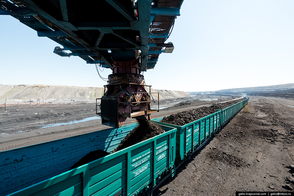 Самый крупный угольный разрез в России