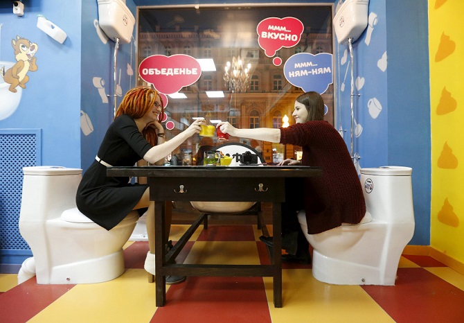 Кафе «Сумасшедший туалет» на Арбате