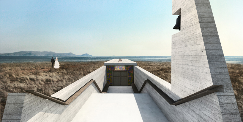 Часовня в форме креста над обрывом в скале