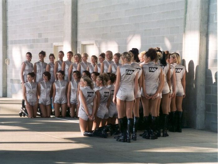 Много-много-много девушек (102 фото)