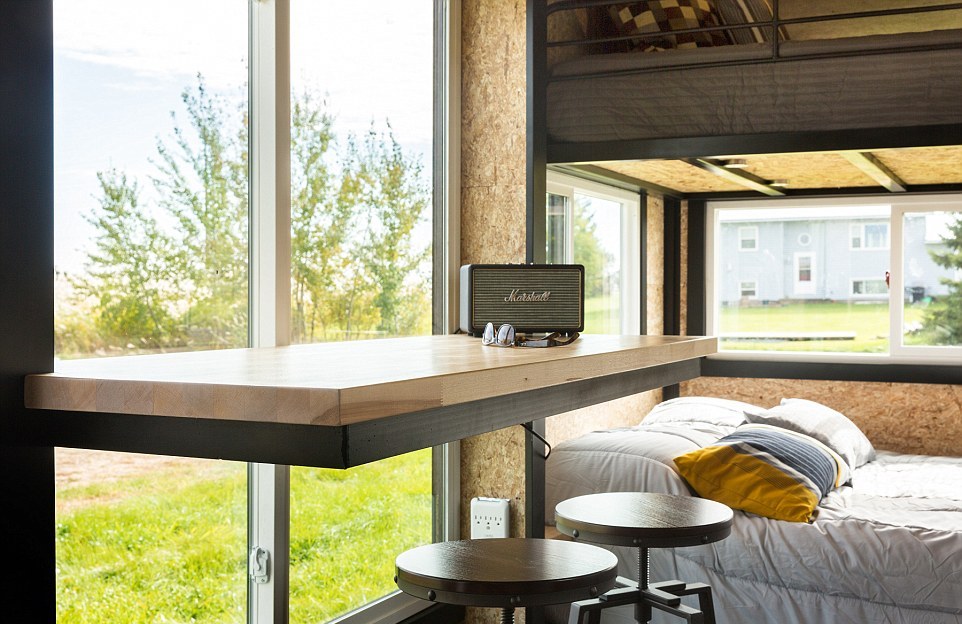 Холостяцкая берлога на колесах за 40 000$