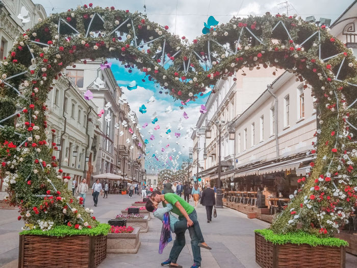 Эта пара влюбленных победила расстояние в 7000 километров