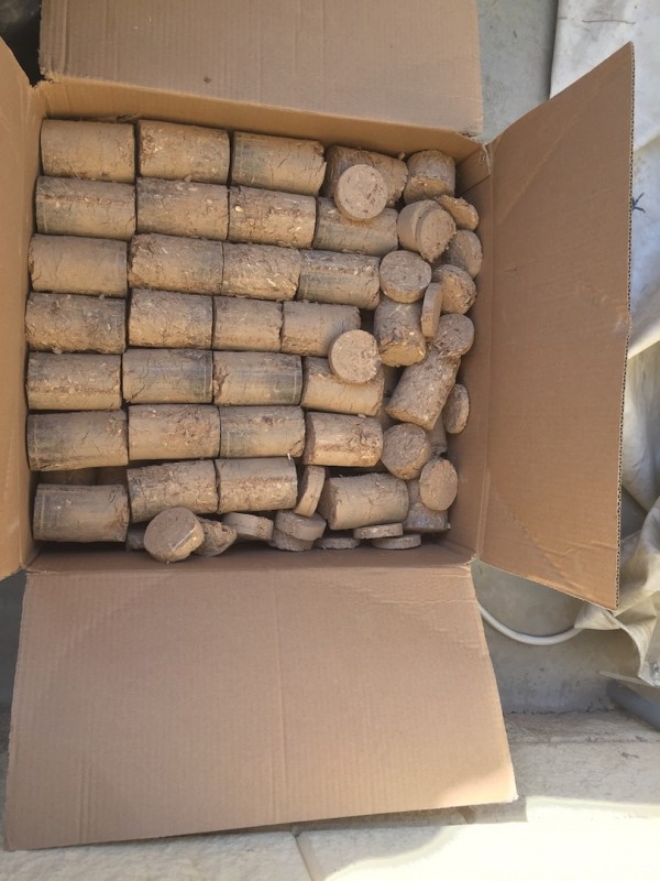 Как опилки и обрезки превращают в брикеты Как опилки и обрезки превращают в брикеты