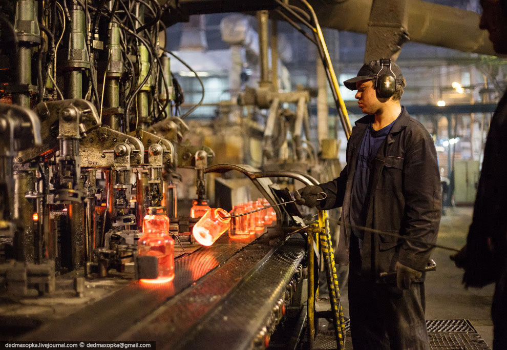 Рождение стеклянной бутылки Рождение стеклянной бутылки