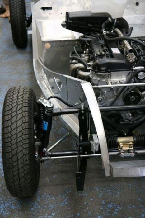 Эксклюзивные автомобили, собранные вручную (23 фото)