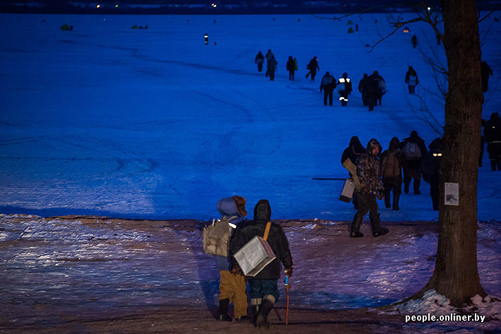 Тест на настоящего мужика: репортаж с зимней рыбалки на Минском море Тест на настоящего мужика: репортаж с зимней рыбалки на Минском море