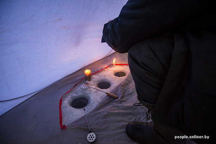 Тест на настоящего мужика: репортаж с зимней рыбалки на Минском море Тест на настоящего мужика: репортаж с зимней рыбалки на Минском море