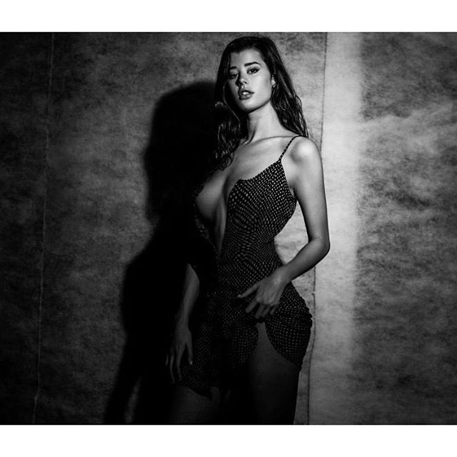 Звезда Playboy нового формата — девушка с изюминкой Звезда Playboy нового формата — девушка с изюминкой