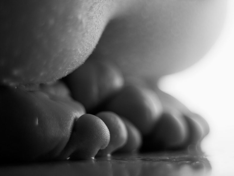 Чудеса гибкости в ню известного фотографа