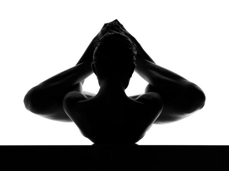 Чудеса гибкости в ню известного фотографа