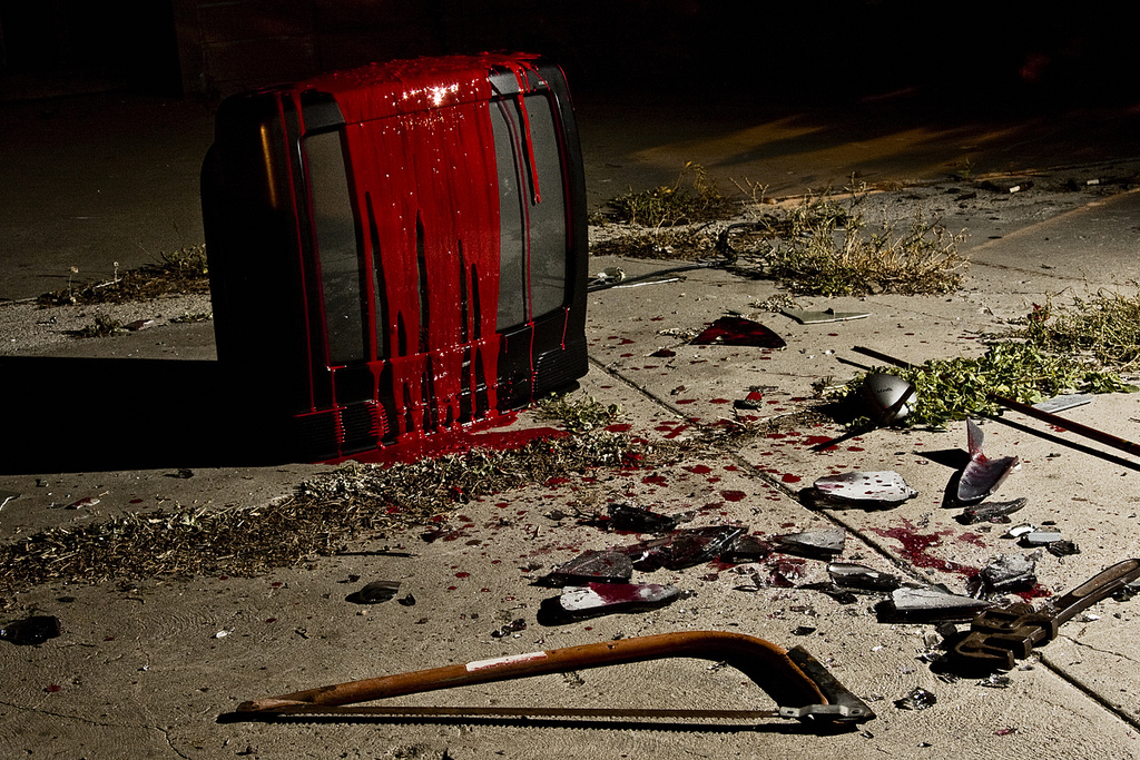 «Хлеб у вас заплесневелый, да и зрелища – не особо» или тройка худших попыток превратить человеческое горе в развлечение