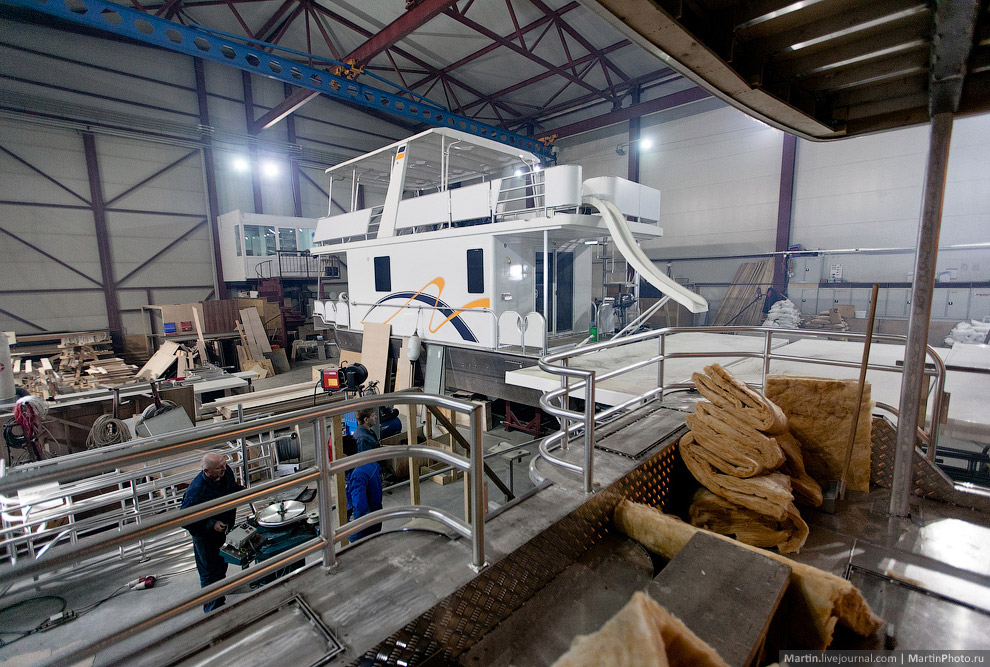 Единственное в России производство плавучих домов