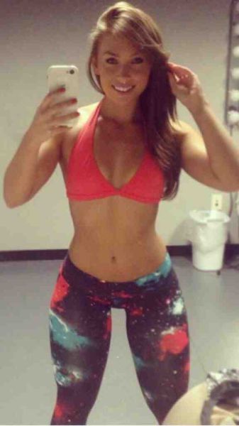 Обтягивающие штанишки (49 фото)