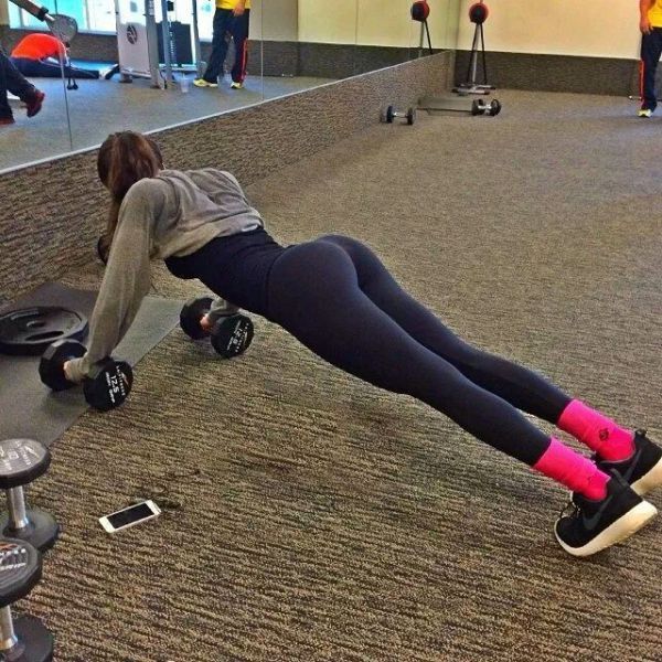 Обтягивающие штанишки (49 фото)