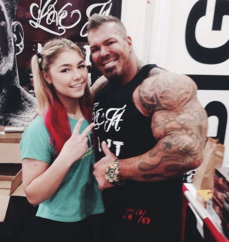 Сильная девочка (26 фото)