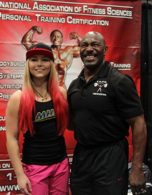 Сильная девочка (26 фото)