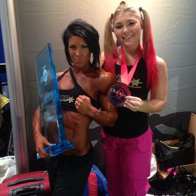 Сильная девочка (26 фото)