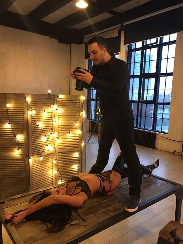 Откровенная фотосессия ведущей шоу «Дом-2» Кати Жужи