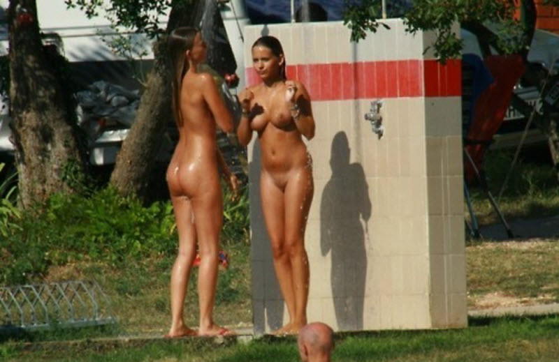 Фото девушек из душа