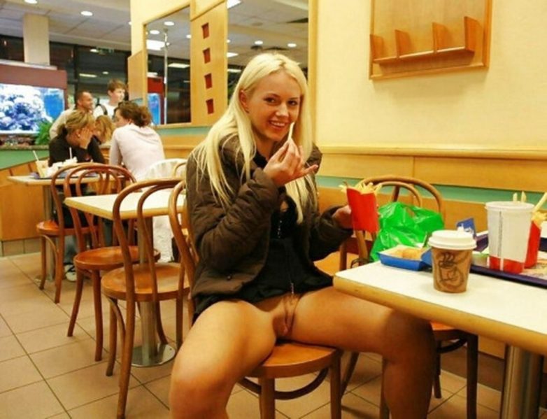 Прогулки без трусиков