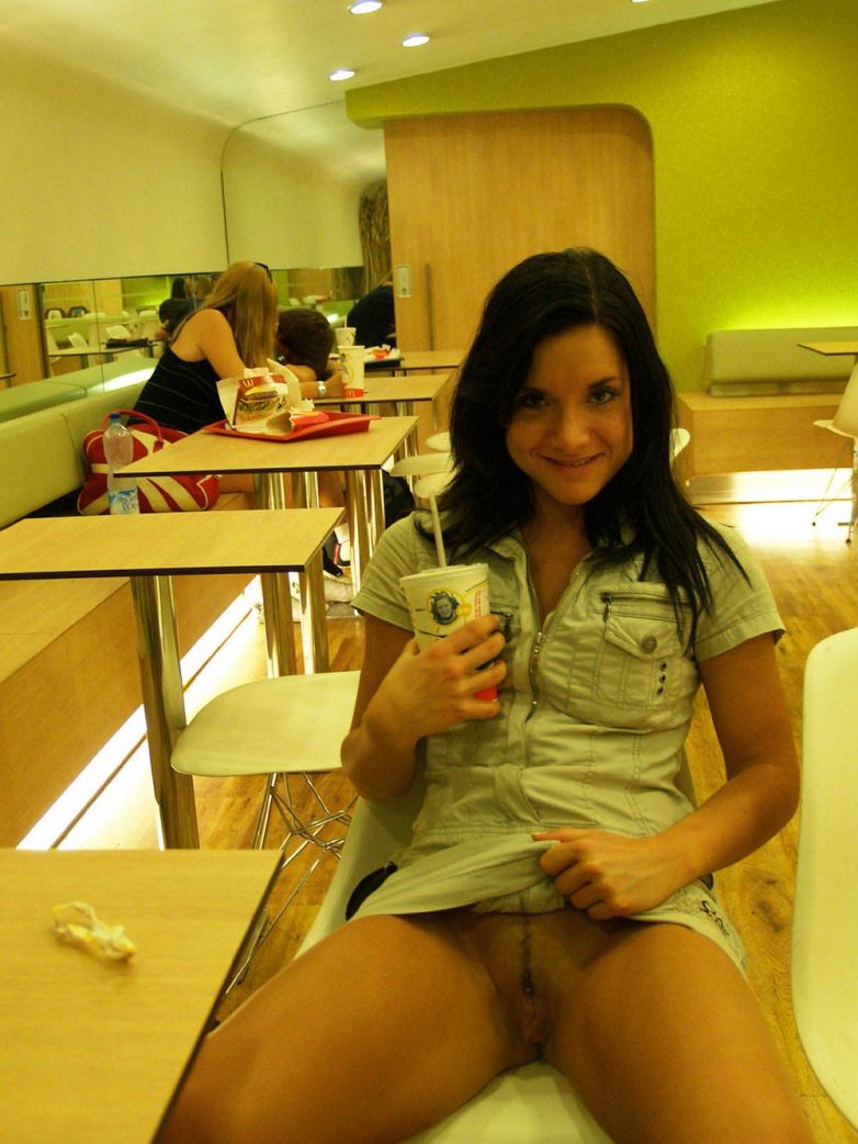 Прогулки без трусиков