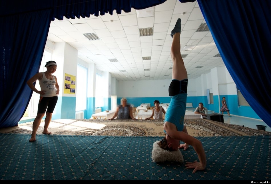 Платочки белые, глаза печальные (63 фото)